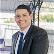 Ingeniero químico, con maestría en ingeniería y un diplomado en educación; con más de cinco años de experiencia en la docencia.