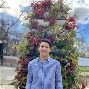Me considero una persona profesional y comprometida con mi trabajo, enseñaré a alumnos interesados en mejorar su nivel