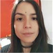 Diplomata al conservatorio impartisce lezioni di teoria, solfeggio e violoncello