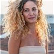 Hello! Sono una guida turistica bilingue Ita-Usa che si è trasferita nella splendida Napoli! Aiuto con lezioni e conversazione :)