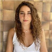 Estudiante de cuarto de farmacia, con titulo B2 de ingles. Puedo dar clases de biología, química, inglés y matemáticas