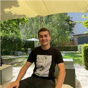 Estudiante universitario, para dar la asignatura de biología, que también puede dar clases de inglés y euskera (C1 en ambas)