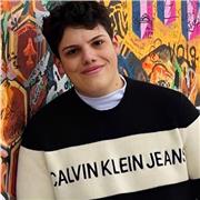 Insegnate di Inglese pronto ad offrire lezioni frontali e interattive a studenti Liceali, di scuola media o elementari