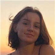 Etudiante de 19 ans je donne des cours de mathématiques et physique chimie jusqu'à la terminal
