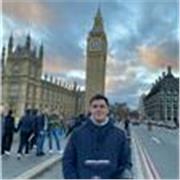 Profesor de inglés apto para cualquier tipo de edades.