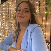 Docente di inglese impartisce lezioni private e di gruppo anche online a studenti di tutte le classi