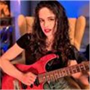 PROFESORA CON TITULACIÓN Y MÁS DE 10 AÑOS DE EXPERIENCIA ENSEÑA GUITARRA ELÉCTRICA, ACÚSTICA Y CLÁSICA