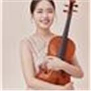 Étudiente de conservatoire national supérieur de la musique. J'enseigne l'alto