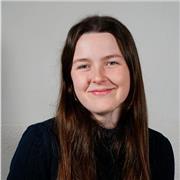 Profesora de inglés nativo de apoyo escolar con metodología dinamizadora. Con experiencia en diferentes niveles y edades