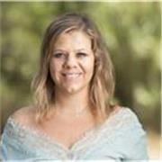 Acompañante titulada en educación emocional e inteligencias múltiples, con más de cinco año de experiencia 