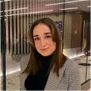 Profesora de español imparte clases