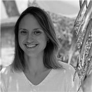 Vous souhaitez un accompagnement personnalisé pour votre enfant ? Diplômée de Sciences Po et experte en communication, je propose