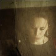 Laureata in storia dell’arte e fotografia impartisce lezioni