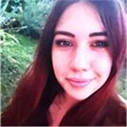 Studentessa universitaria con esperienza come insegnante di sostegno offre ripetizioni e aiuto compiti in diverse materie. 