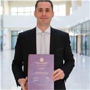 Professore di lingue straniere con due anni di esperienza e laureato magistrale in lingue moderne, offre ripetizioni di inglese fino a livello C1 e tedesco fino a livello B2