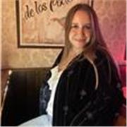 Profesora de inglés apta para personas principiantes o con un nivel intermedio. Personas que quieran practicar conversación. 