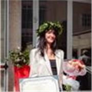 Laureata in ingegneria della produzione industriale e Business Offre Lezioni di Inglese