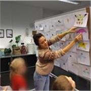 Engagierte Englisch-Tutorin mit Erfahrung in Unterricht und Sprachtraining