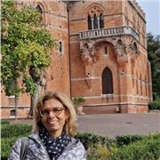 Docente di Liceo classico con 30 anni di esperienza offre lezioni per studenti delke superiori