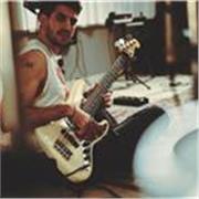 Clases presenciales de bajo eléctrico – todos los niveles (Arco de Triunfo)