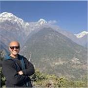 Arabisch-Tutor, alle Altersgruppen, alle Sprachniveaus sind willkommen.