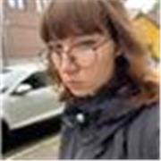Sono una studentessa in lingue, e il mio obiettivo non è solo insegnare una lingua, ma farla comprendere a fondo!