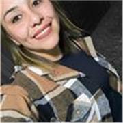 Profesora de nivel primario incluye niños y niñas