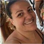 Laureata in lingue, impartisce lezioni di matematica, inglese, italiano, spagnolo, tutoraggio BES e DSA