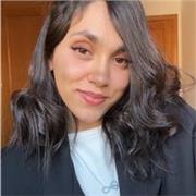 Soy titulada en Lengua, Literatura y Civilización Francesas y actualmente trabajo como auxiliar de conversación en lengua francesa