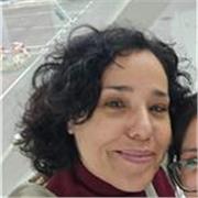 Titulada en empresariales. Monitora comedor. Madre paciente y muy activa. 