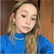 Actualmente estoy de prácticas en un centro, estudio segundo año de educación primaria bilingüe. Me apasionan los idiomas y la enseñanza, puedo dar clases adaptadas a cualquier nivel, tanto grupos como particulares