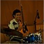 Ofrezco clases de Lenguaje Musical, Armonía, Producción y Percusión, adaptadas a todos los niveles. Cada programa se diseña