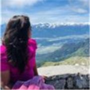 Expert English teacher helping you speak with confidence