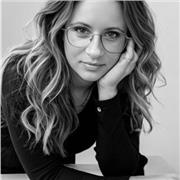 Sono laureata in grafica, posso insegnare grafica ma sono capace anche a dare ripetizioni anche da remoto! Scrivimi