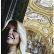 Lezioni di Diritto. Laureata in Scienze politiche, laureata in Giurisprudenza, laureata in comunicazione pubblica, sociale e poli