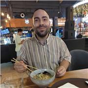 Lezioni private in presenza o online a persone di qualunque età che vogliono scoprire o approfondire il mondo della fotografia.