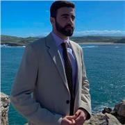 Graduado en Matemáticas, con posibilidad de dar clases de matemáticas a cualquier nivel. También de física.