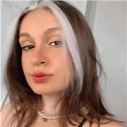 Studente di scuola alberghiera che fornisce ripetizioni a bambini/ragazzi fino a 14 anni