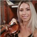 Profesora de música, imparte clases de violín y solfeo