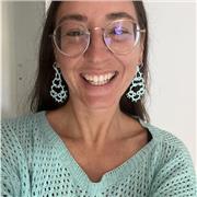 Laureata con Master impartisce lezioni di Francese e di altre materie (Inglese, Latino, Italiano..) con metodo efficace