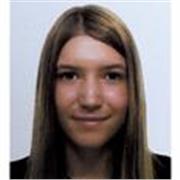 Studentessa che si è laureata a Londra dà ripetizioni di inglese
