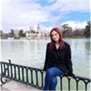 Me llamo Carmen Sánchez, tengo 22 años y vivo en Valencia.Dispongo de la carrera universitaria de Maestra en Educación Primaria, de la especialidad de Artes y Humanidades y del título profesional de danza española por el Conservatorio Profesional de Danz