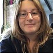 Je suis titulaire d’un bac j’ai aussi mon diplôme de secrétaire médicale donc j’ai une bonne maîtrise du français 