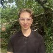 Etudiant à l'ESSEC Business School, j'enseigne de la primaire à la terminale.
(Spécialité Mathématiques, Physique Chimie et S.I