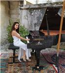 Laureata a conservatorio di musica  g. tartini  a trieste