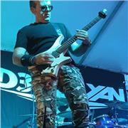 Profesor de guitarra eléctrica para todas las edades