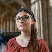 Giovane insegnante esperta di inglese offre aiuto su misura per compiti di inglese per bambini e ragazzi, online e a Milano, garantendo un apprendimento efficace e divertente