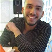 Étant non français qui fait ses études en langue et littérature française, j’apprends les secrets de cette langue à ceux qui désirent et qui doivent l’apprendre.