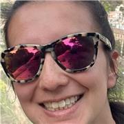 Profesora imparte clases particulares de natación a niños y adultos