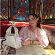 Soy una persona amable y sonriente, con ganas de compartir mis conocimientos. Puedo trabajar tanto con niños como con adultos